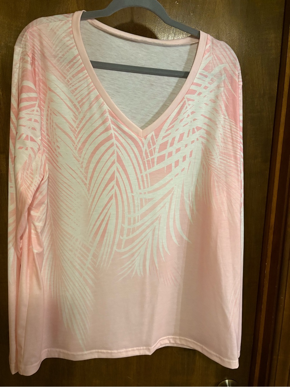 Soft Pink V-Neck Palm Print Long Sleeve Top